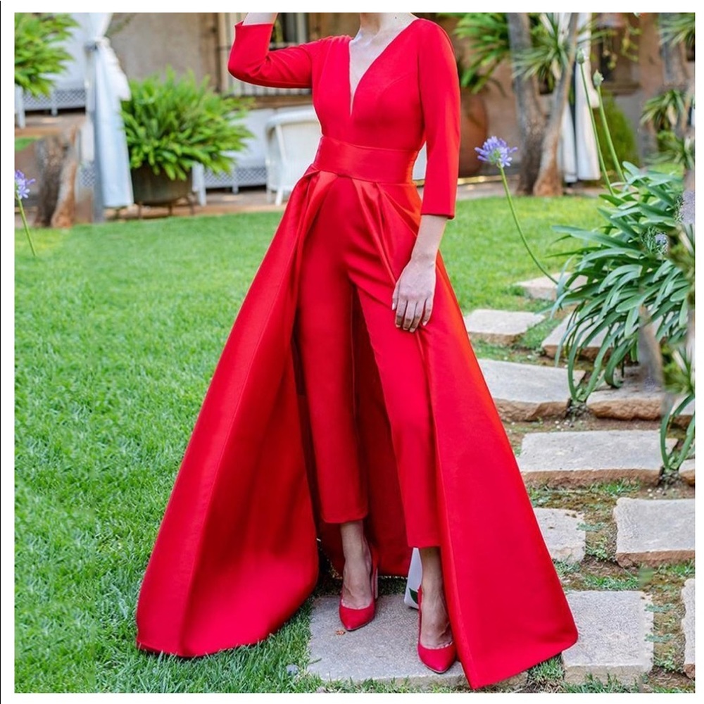 Red Maxi dress / Jumpsuit ✨